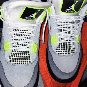 Jordan 4 'Volt'